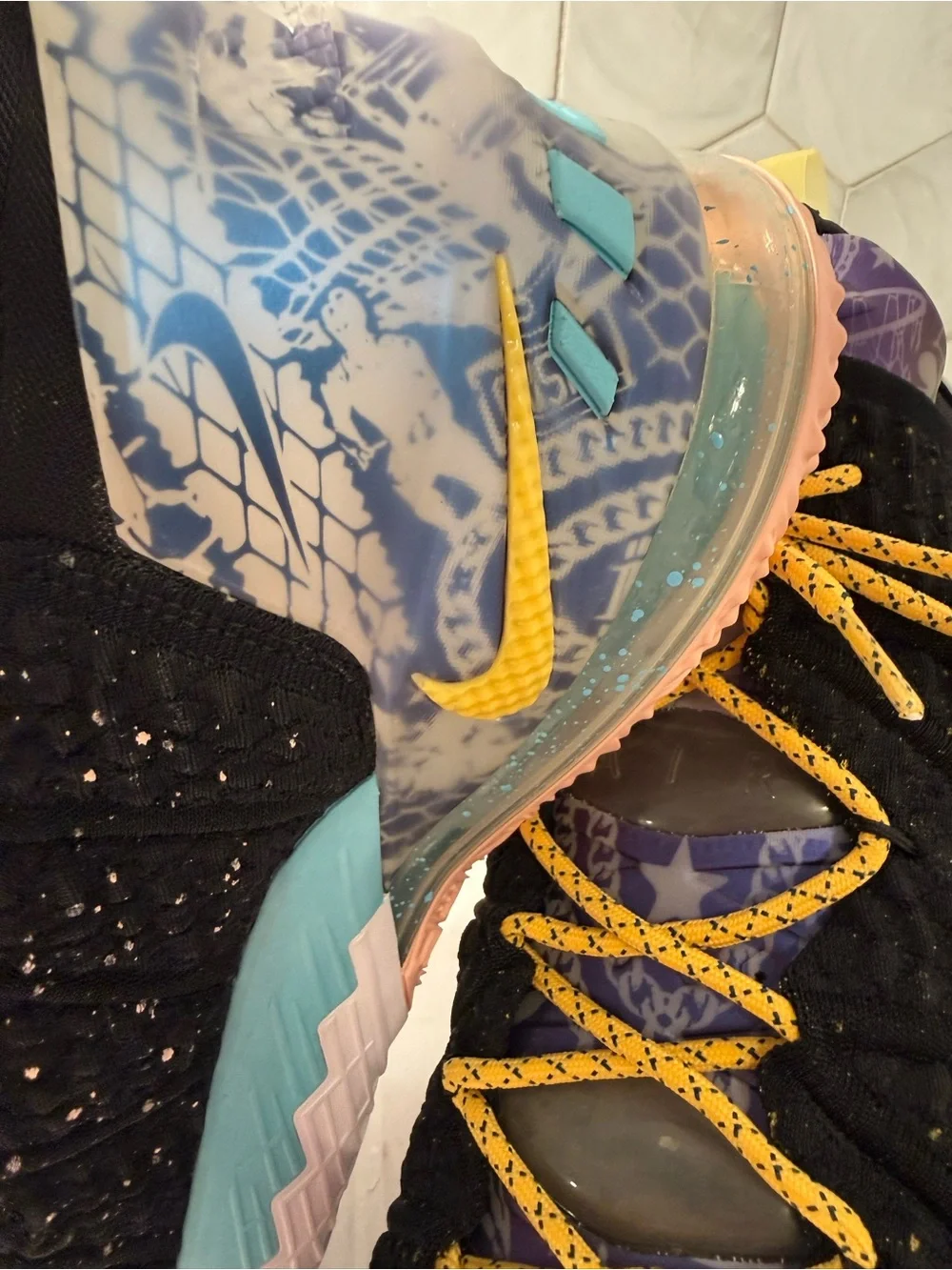 Nike LeBron 18 Reflections Sneakers Sz 16 Mismatched Design NEW